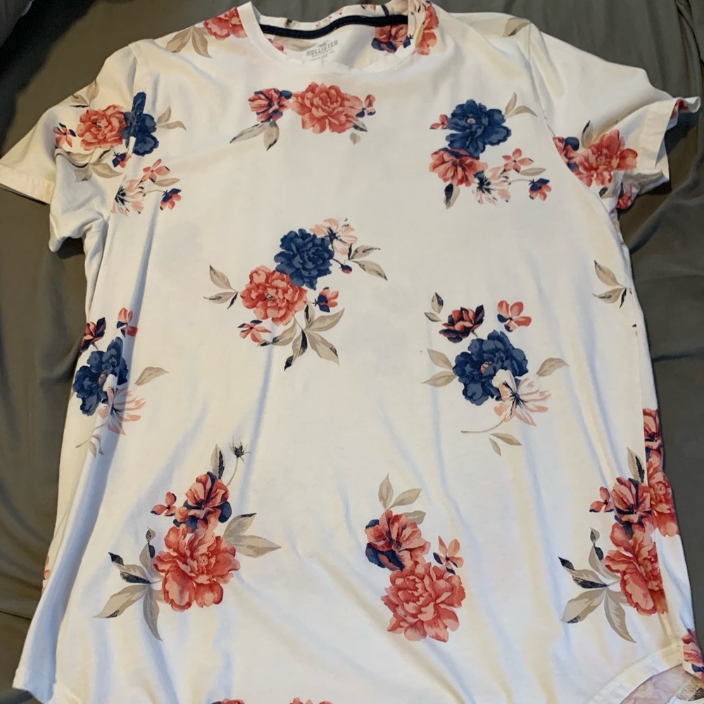 Holister curved hem t shirt
